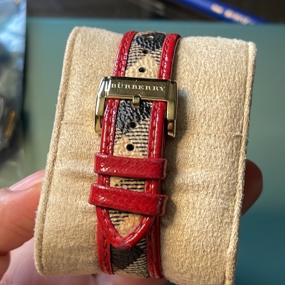 Women’s Burberry Checkstrap Gold Watch - Picture 5 of 6